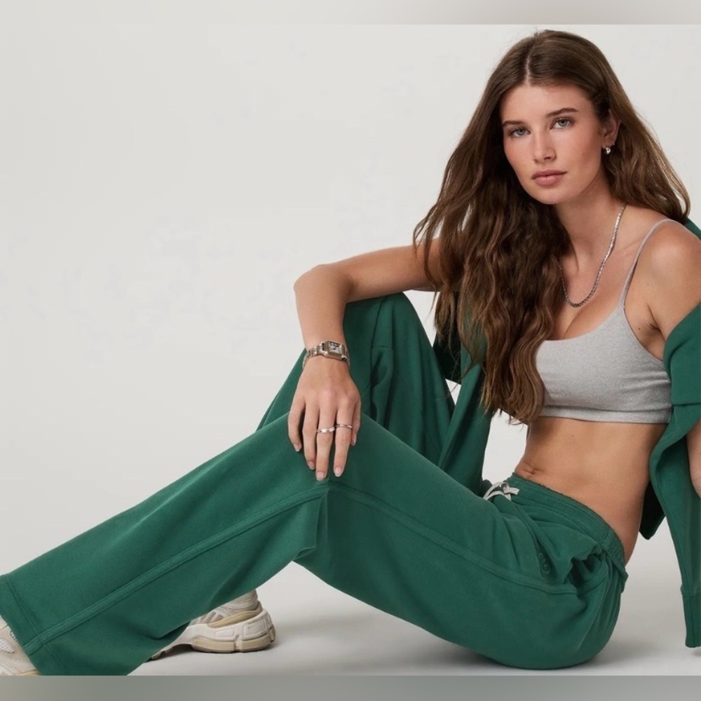 Vuori Sedona Straight Leg Sweatpant size S in Viridian